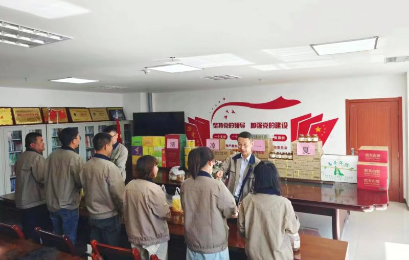 情系職工，夏送清涼&mdash;&mdash;朝物開投公司開展夏日送清涼活動