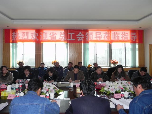 深入車間班組、&ldquo;零距離&rdquo;接觸職工、體驗(yàn)職工生活、傾聽職工心聲