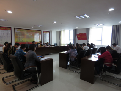 領(lǐng)會精神實質(zhì)，迅速掀起學(xué)習(xí)宣傳貫徹團的十八大精神熱潮